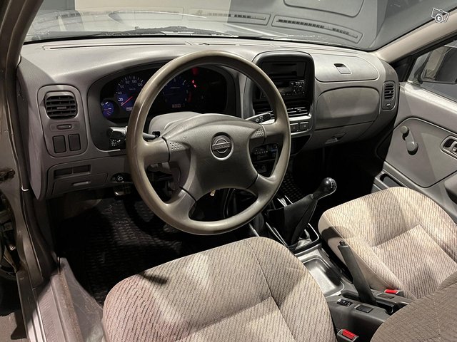 Nissan King Cab 9