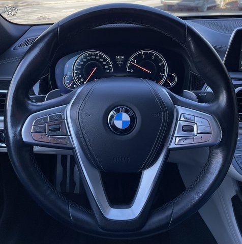 BMW 750 13