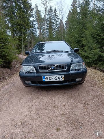 Volvo V40 3