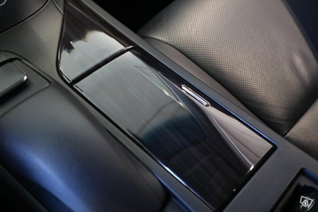 Lexus RX 16