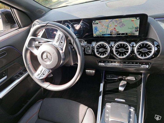 Mercedes-Benz GLA 4