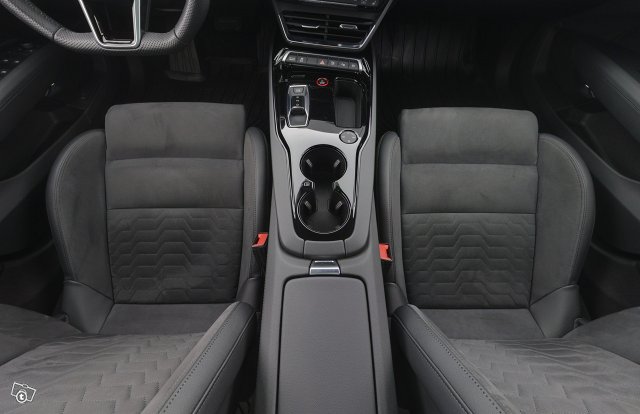 Audi E-tron GT 8