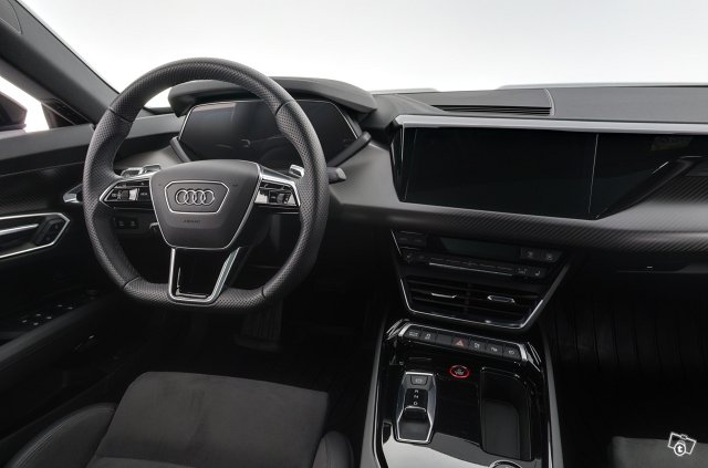 Audi E-tron GT 11