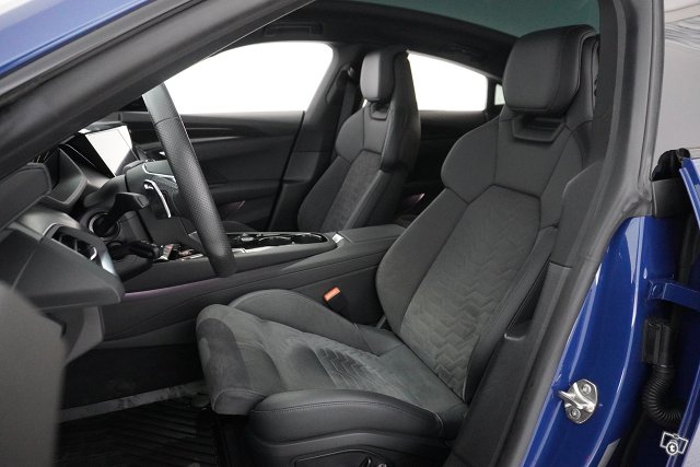 Audi E-tron GT 13