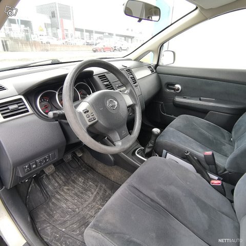 Nissan Tiida 7