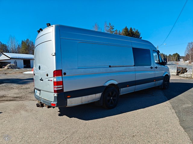 Mercedes-Benz Sprinter 11