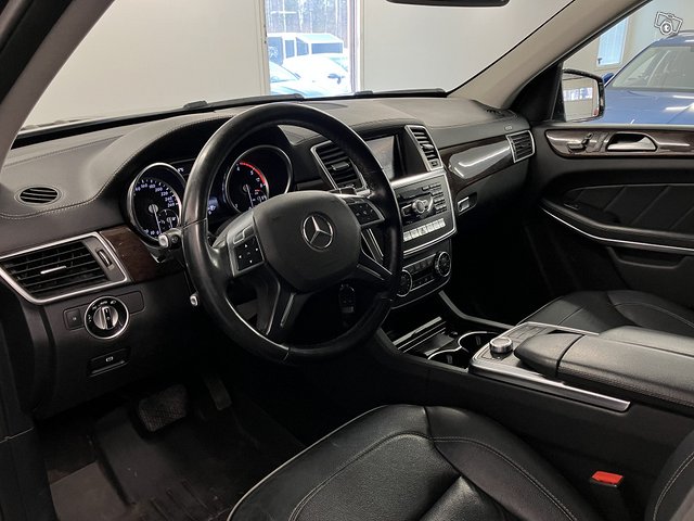 Mercedes-Benz GL 350 Bluetec 4MATIC 11