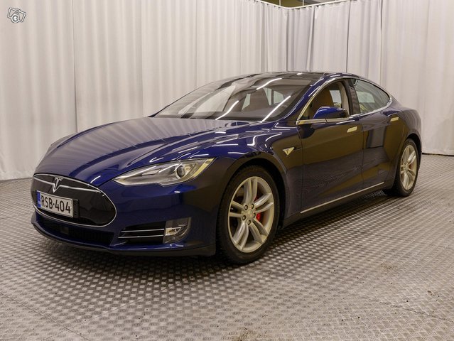 Tesla Model S 22