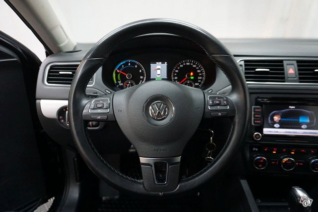 Volkswagen Jetta 12