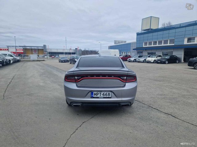 Dodge Charger 5
