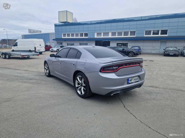 Dodge Charger 6