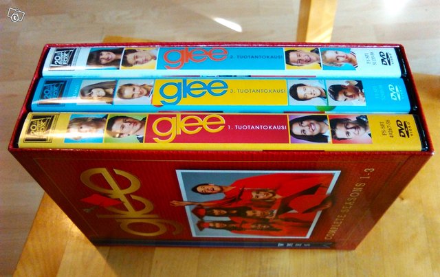 Glee 1-3 tuotantokausi boxi, kuva 1