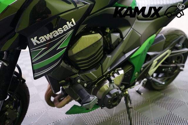 Kawasaki Z800 9