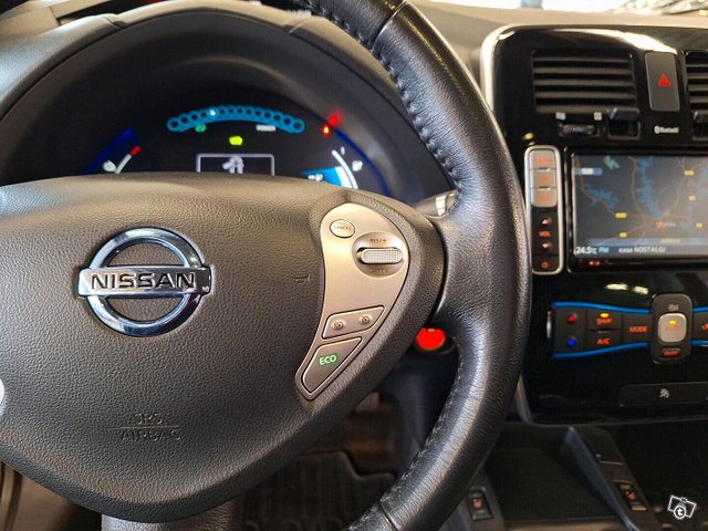 Nissan Leaf 11