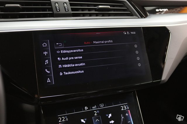 Audi E-tron 22