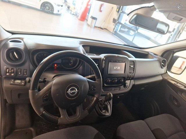 Opel Vivaro 8