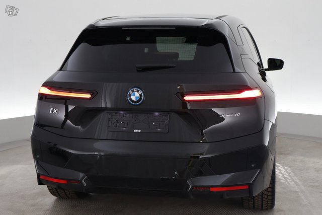 BMW IX 10
