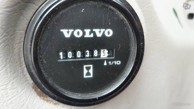 Volvo EC180DL PYÖRITTÄJÄLLÄ 18
