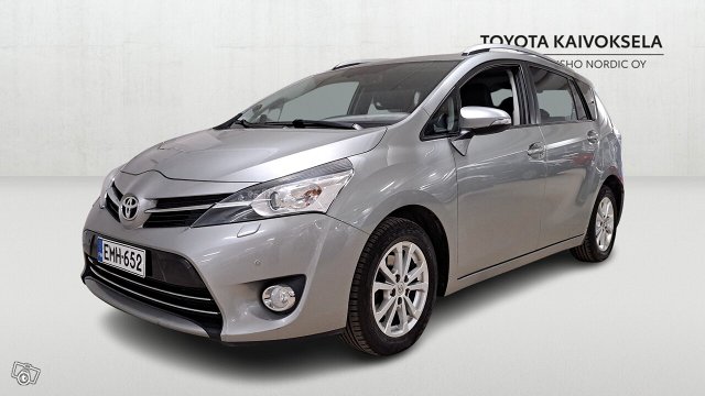 Toyota Verso 1