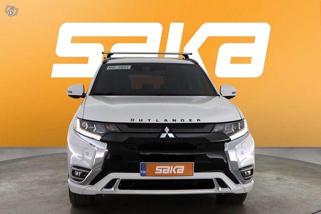 Mitsubishi Outlander PHEV 2