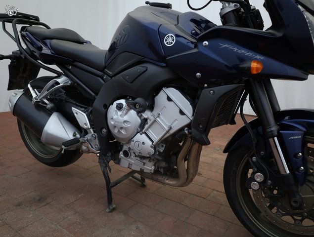 Yamaha FZ1 17