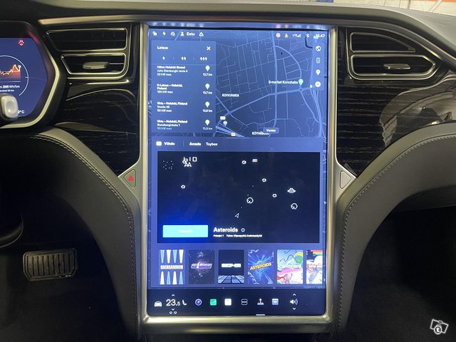 Tesla Model S 12