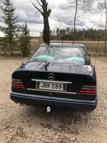 Mercedes-Benz E 200 5