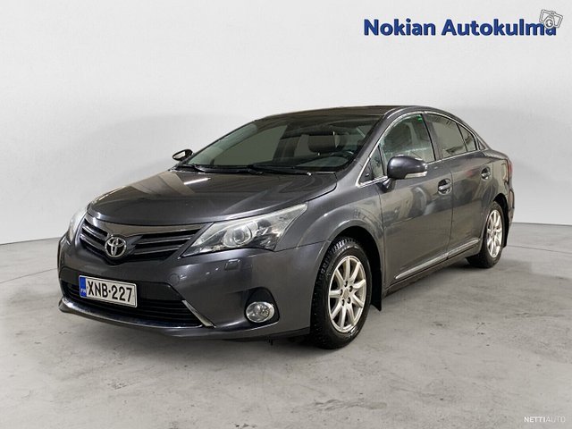 Toyota Avensis 2