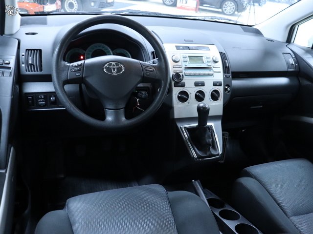 Toyota Corolla Verso 7