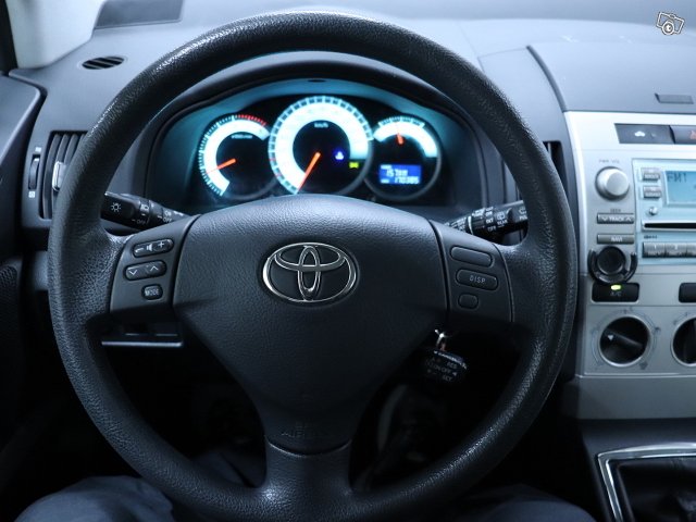 Toyota Corolla Verso 14