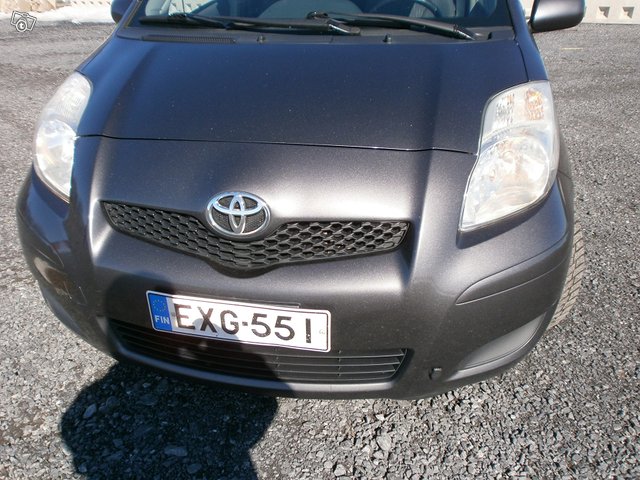 Toyota Yaris 2