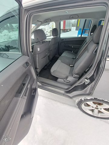 Opel Zafira 10