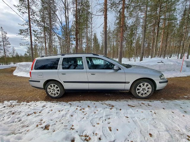 Volvo V70 4