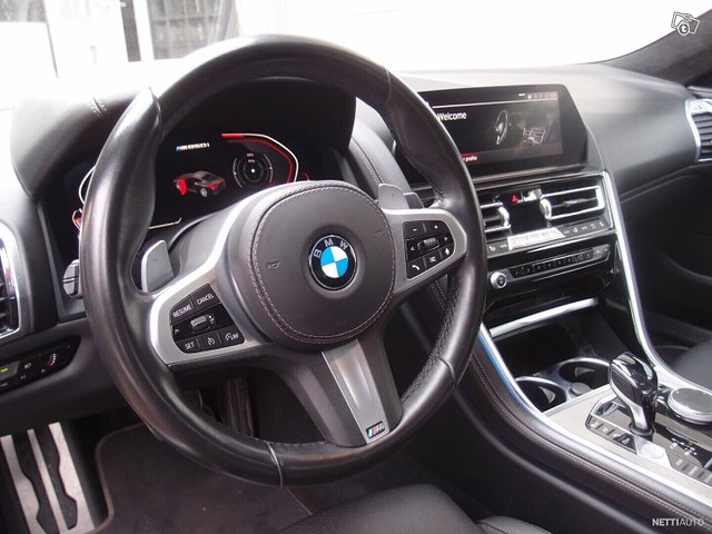 BMW M850i 8