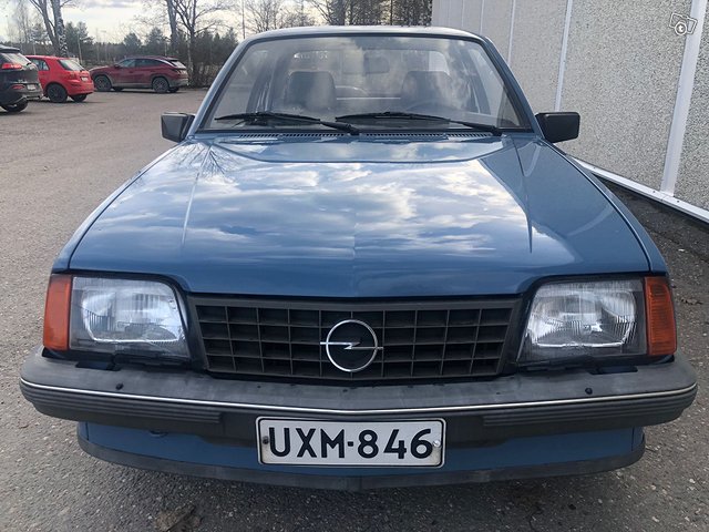 Opel Ascona 4