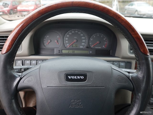 Volvo V70 20