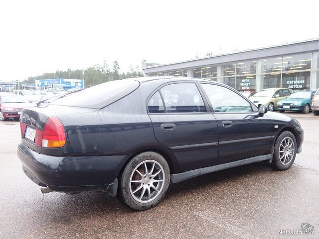 Mitsubishi Carisma 3