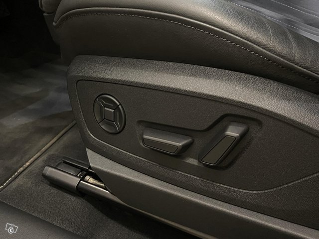 Audi Q8 E-tron 23