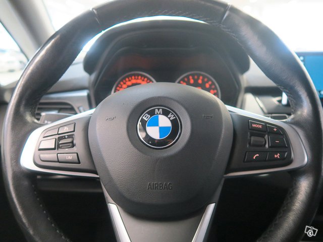 BMW 225 18
