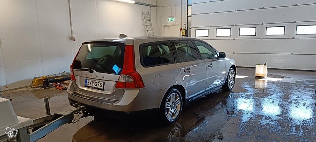 Volvo V70 8