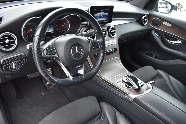 Mercedes-Benz GLC 4
