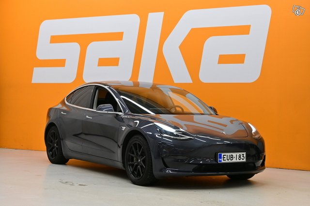 Tesla Model 3 1