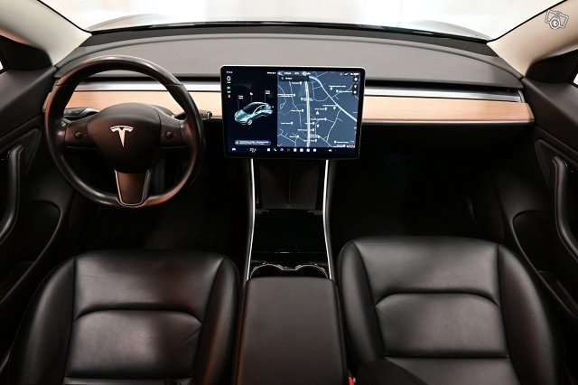 Tesla Model 3 13
