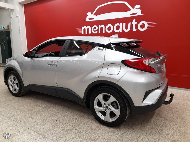 Toyota C-HR 4