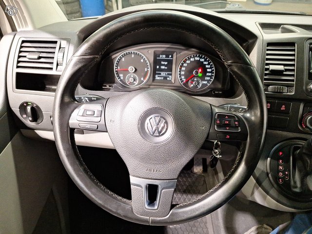 Volkswagen Transporter 9