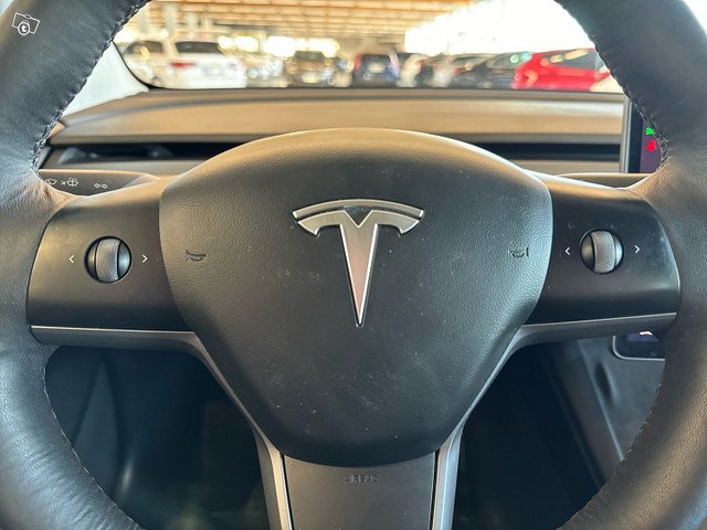 Tesla Model 3 19