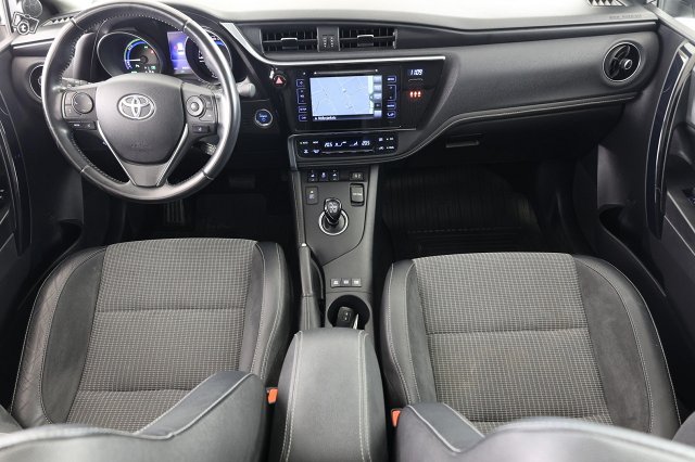 Toyota Auris 19