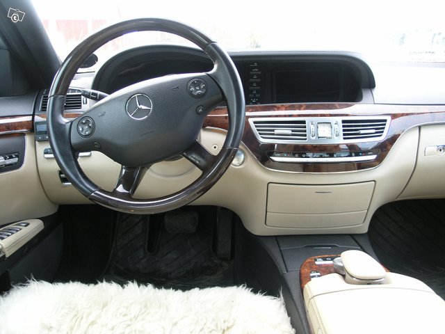 Mercedes-Benz S 320 8