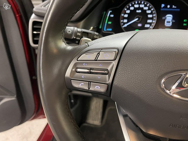 Hyundai Ioniq Plug-In 8