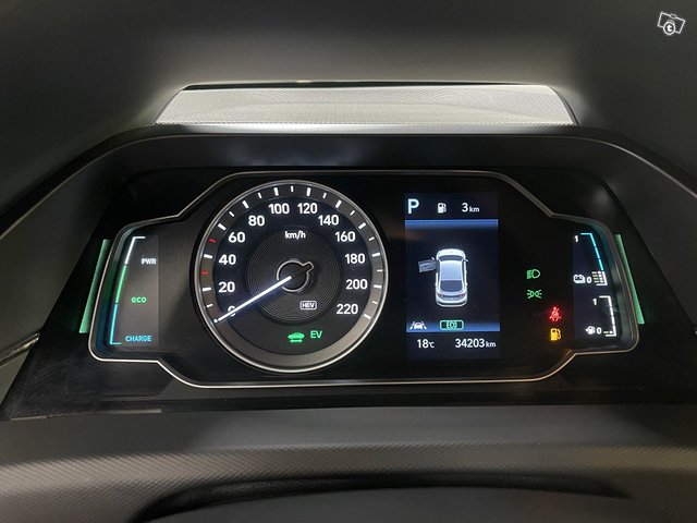 Hyundai Ioniq Plug-In 12